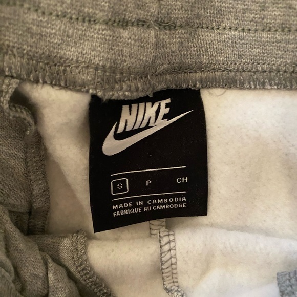 New Nike swoosh loose fit joggers - Picture 5 of 10